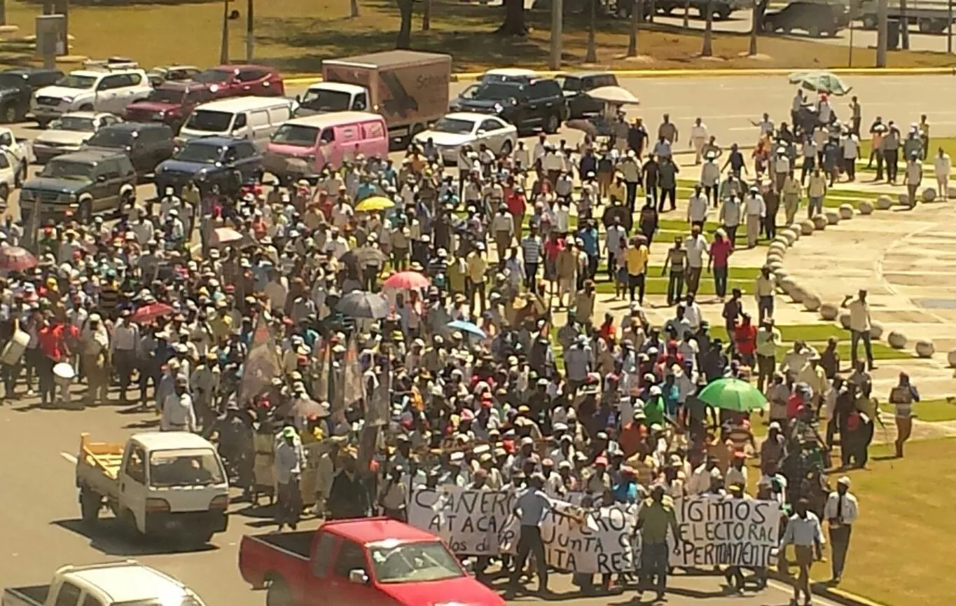 Los cañeros vuelven a protestar frente a la JCE