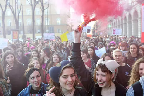 Las mujeres reclaman en todo el mundo una igualdad real y justa