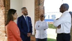 Alcalde SDE y Monseñor Benito Ángeles visitan capilla del Rosario