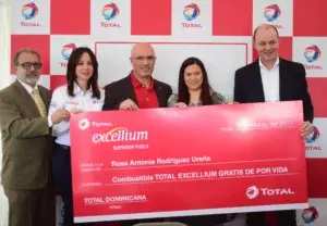 TOTAL entrega premio final de gasolina gratis de por vida