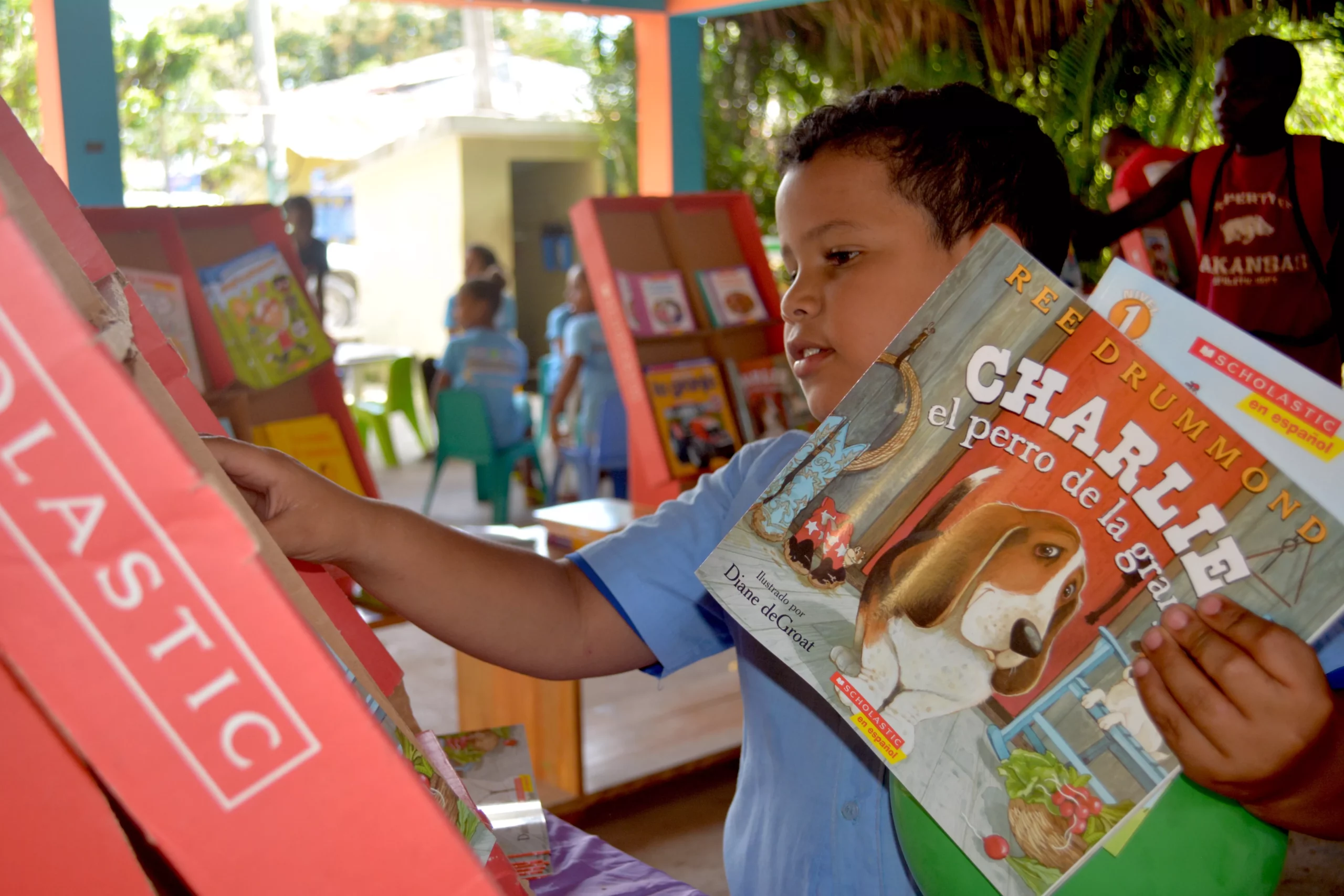 Dream Project celebra feria de libros con el lema “Tener mi Propia Librería”