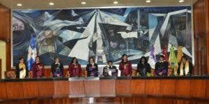 Juezas de las Altas Cortes celebran el 75 aniversario del derecho de ciudadanía y el voto de la mujer dominicana