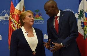 Bachelet aborda en Puerto Príncipe la crisis migratoria de haitianos