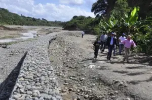 INDRHI informa construcción de muro en río Yaque del Norte está en etapa final