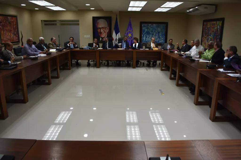 PLD aplaza para el 22 de abril reunión de su Comité Central