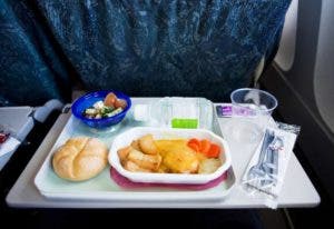 American Airlines volverá a ofrecer comidas gratis