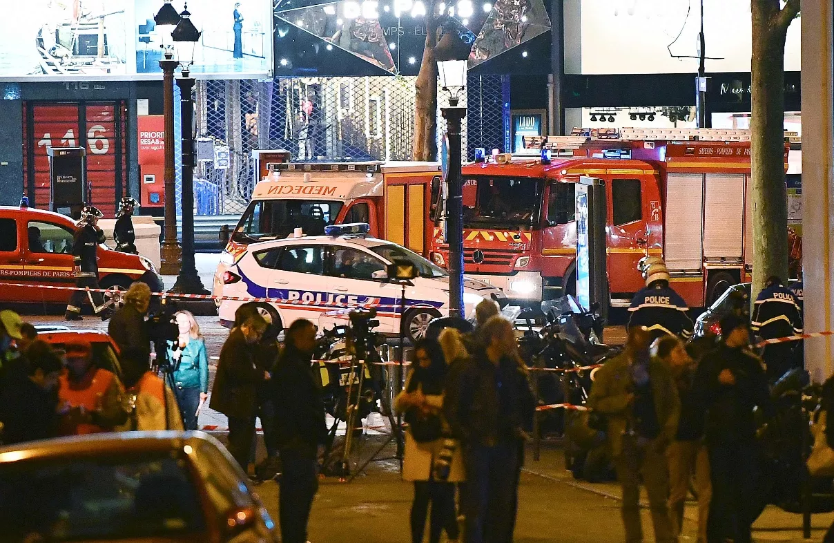 Dos muertos en un atentado en París