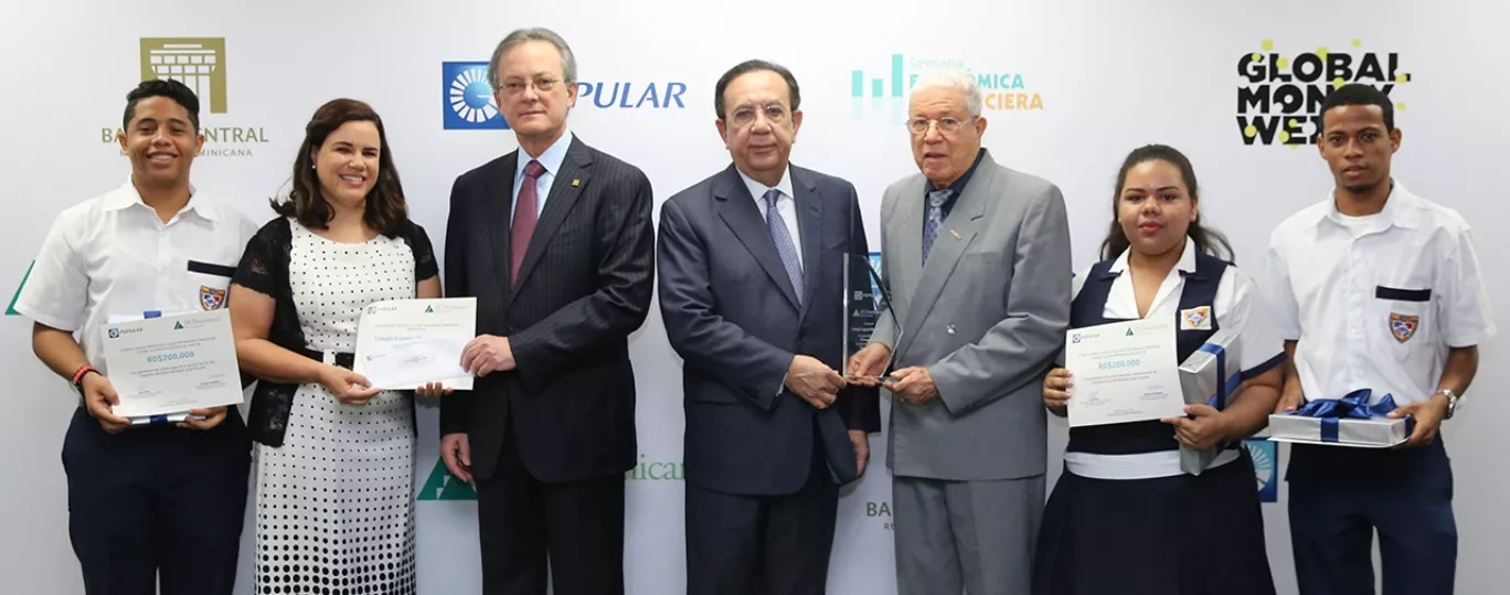 Popular premia a estudiantes