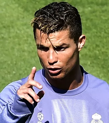 Ronaldo es suspendido  5 partidos