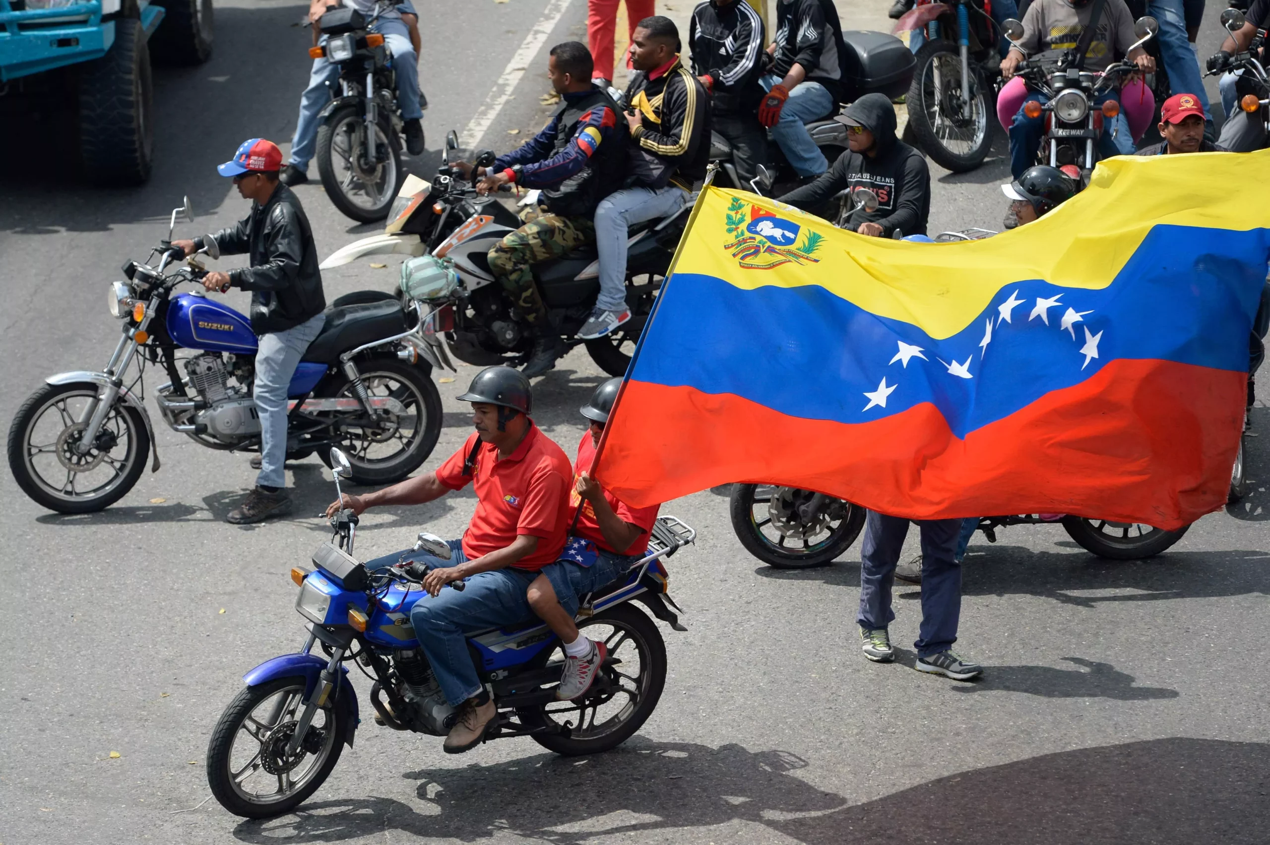 Gobierno venezolano suspende el porte de armas por 180 días en todo el país