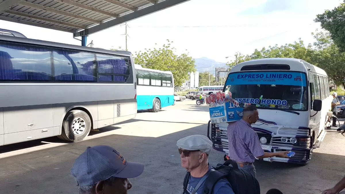 Poco flujo de pasajeros hacia el interior del país este Jueves Santo