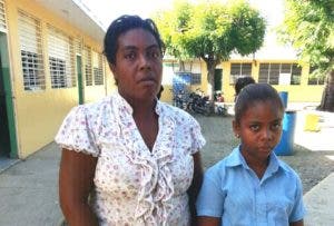 Señora pide ayuda para evaluar hija de diez años que se queda sorda