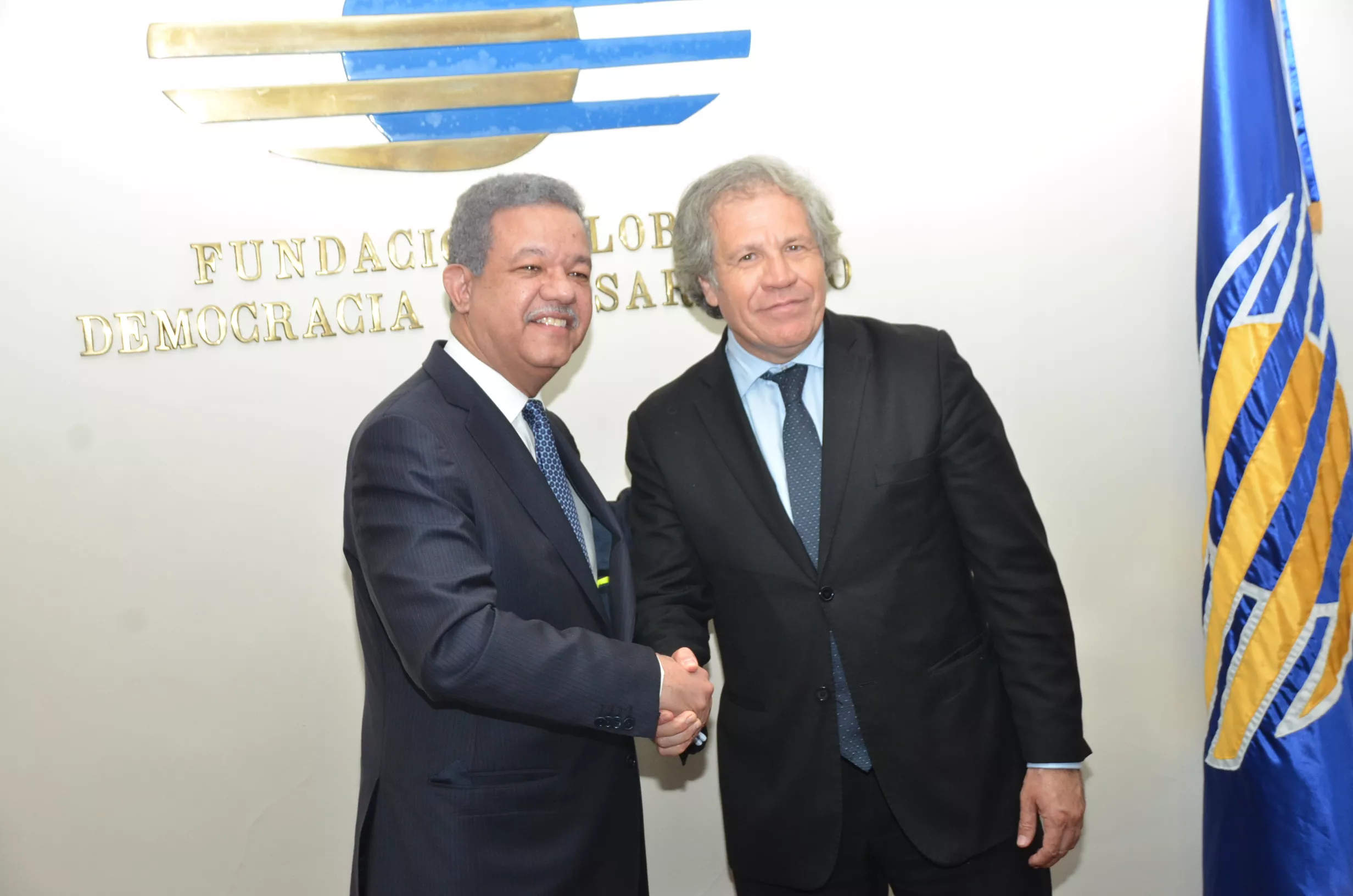 Secretario general de la OEA y Leonel Fernández analizan situación de Venezuela