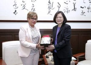 Presidenta Taiwán recibe a embajadora saliente Lila Albuquerque