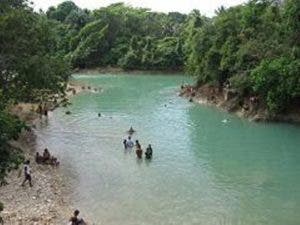 Muere niño ahogado en río de Puerto Plata, varias personas resultan heridas