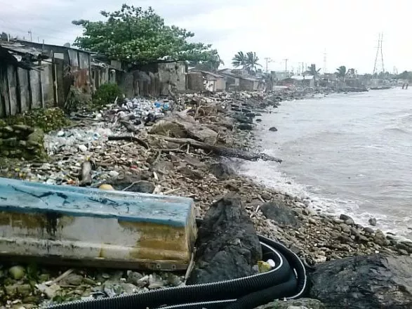 protestaran-en-aguas-negras-y-playa-oeste-exigiendo-del-gobierno-construccion-muro-de-contencion-2