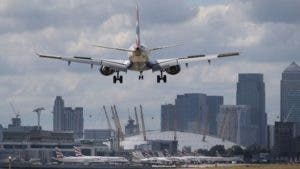 Siete cosas que las aerolíneas pueden hacer con sus pasajeros (y que probablemente no sabías)