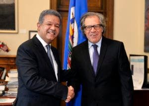 Luis Almagro está reunido con Leonel Fernández en Funglode