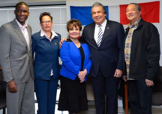 Cónsul Castillo se reúne con comunidad dominicana en Albany