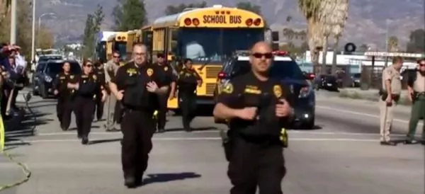 Cuatro muertos por tiroteo en escuela de California