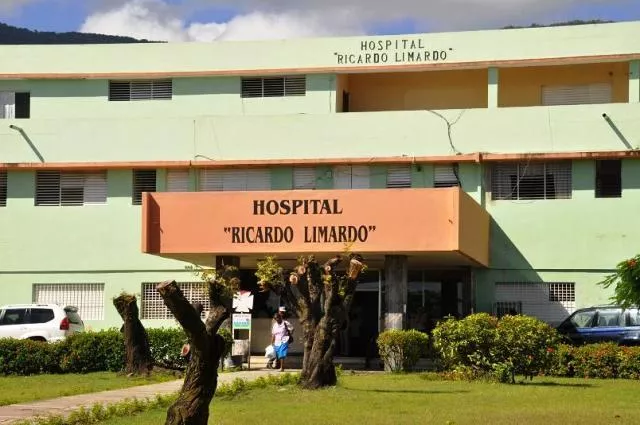 Denuncian hospital de Puerto Plata carece de medicamentos y equipos