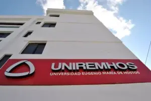 Estudiantes de UNIREMHOS asistirán a los vacacionistas en los peajes