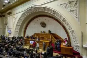 Tribunal Supremo de Venezuela renuncia a asumir funciones del Parlamento