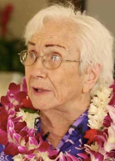 Anciana de 94 años se gradúa con notas brillantes