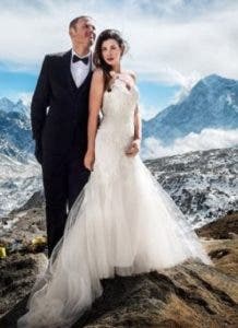 Novios se casan en el Monte Everest