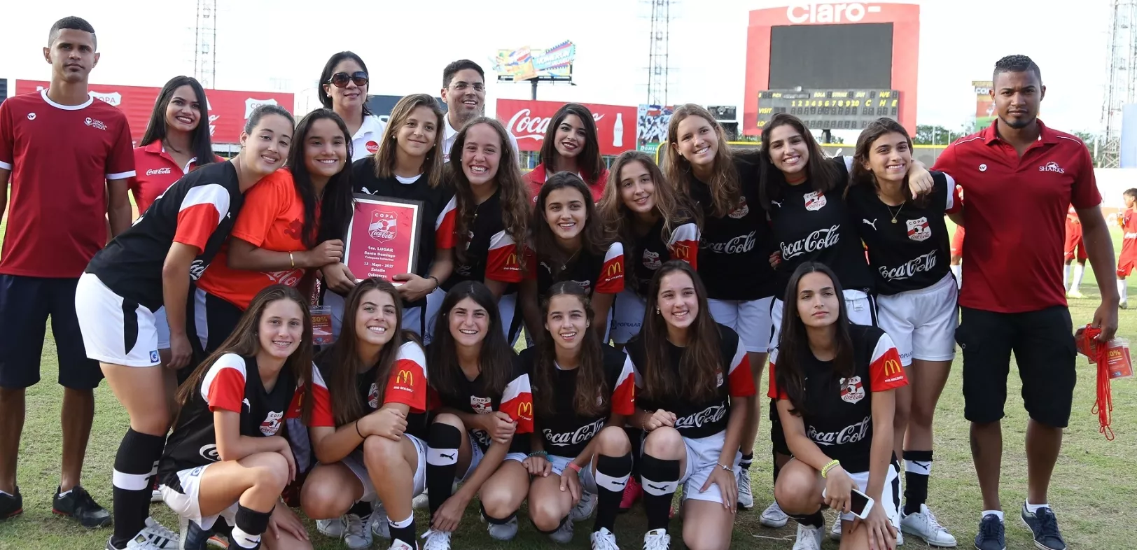 Colegios De la Salle y el Carol Morgan campeones de fútbol