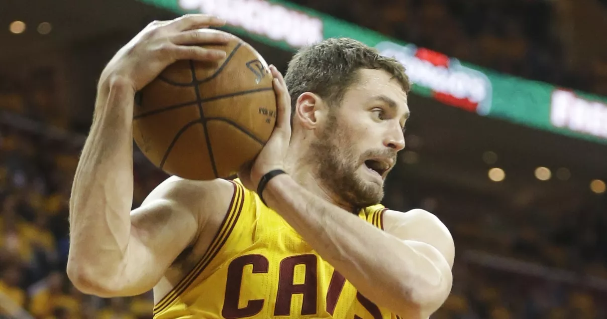 Love, Thompson de los Cavaliers se libran de suspensión