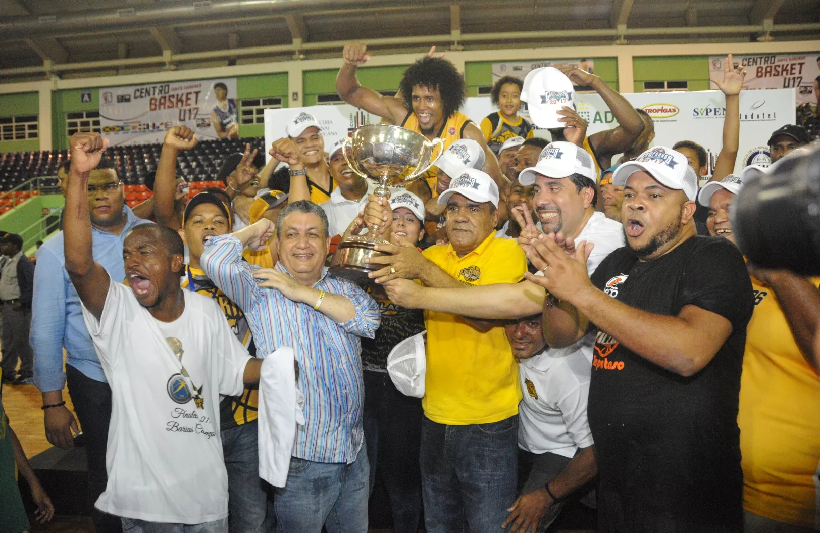 Rafael Barias campeón del baloncesto del Distrito Nacional