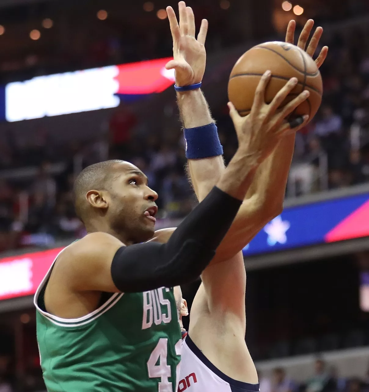 Al Horford asume el desafío ante los Cavs