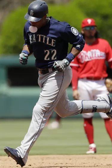 Canó batea 5-4, incluye jonrón