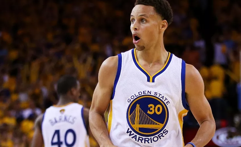 Curry guía triunfo Golden State