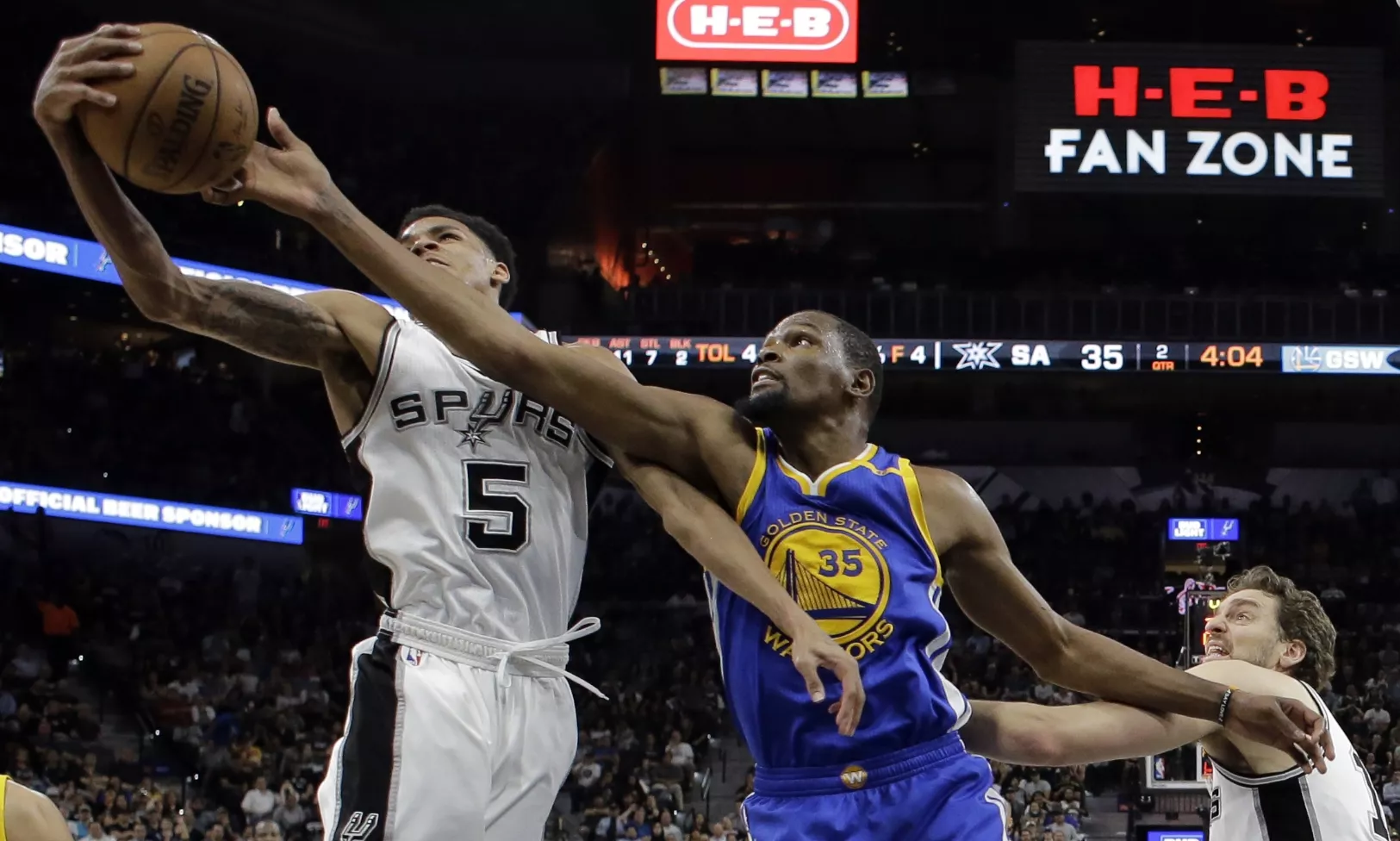 Warriors, más fuertes a tercera final seguida