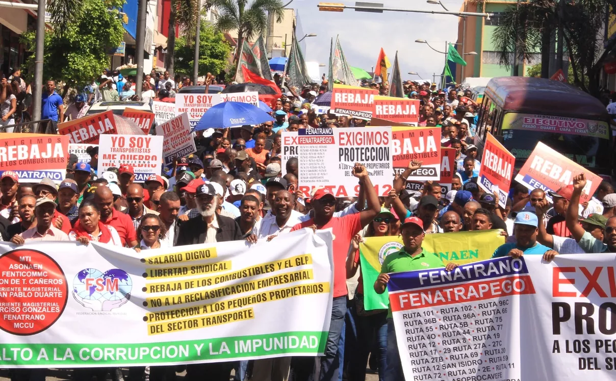 Trabajadores exigen mejores condiciones