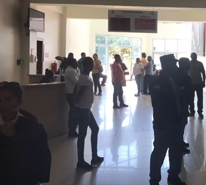 Expertos no ven positivo que estudiante agredió a compañera vaya a la prisión