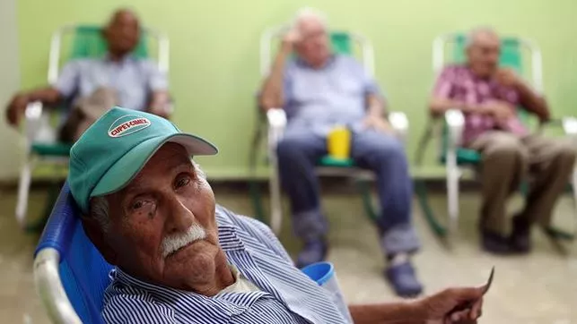 Cuba tiene 2.153 habitantes que superan los cien años