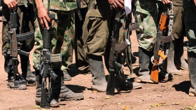 Alcalde denuncia que disidentes de FARC secuestraron dos campesinos en Colombia