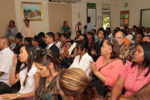 Presentan plan para reducir embarazos en adolescentes de Haina