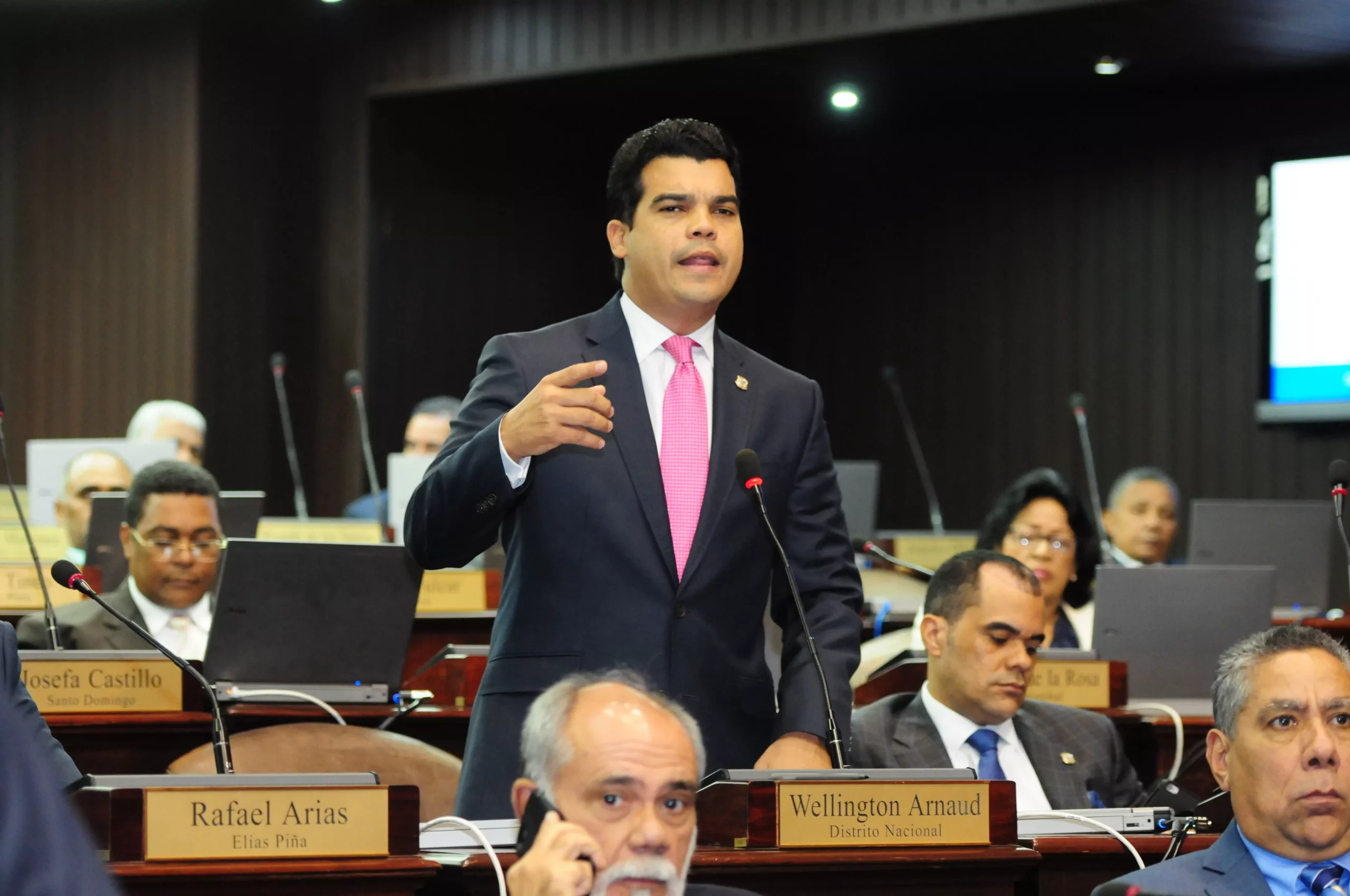 Wellington Arnaud solicita Cámara de Diputados invite congresistas venezolanos