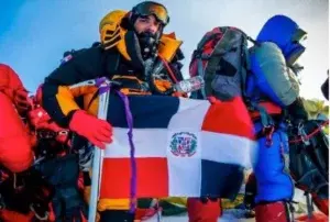 El dominicano Karim Mella corona por segunda vez el Everest