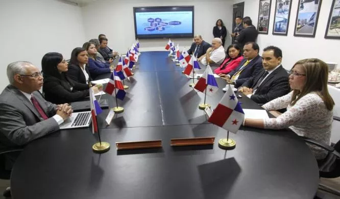 República Dominicana conoce experiencia panameña en auditorías de megaobras