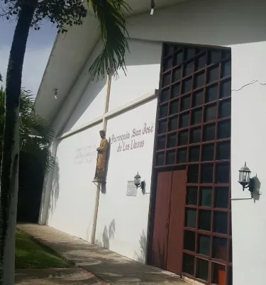 Delincuentes roban en iglesia de Los Llanos