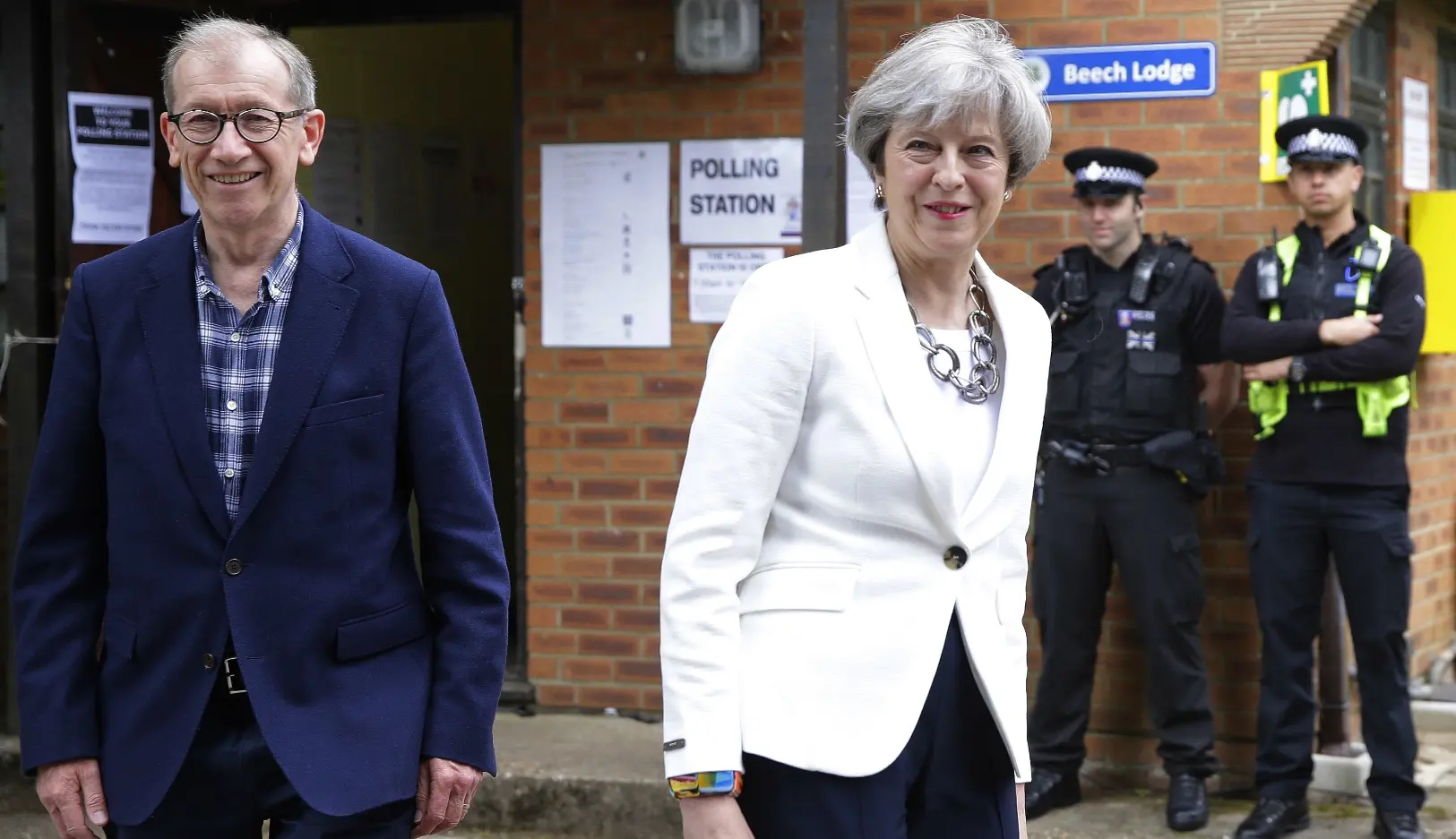 Theresa May gana comicios británicos pero pierde mayoría