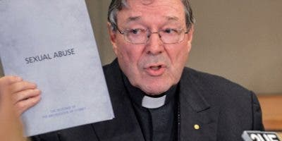 Cardenal citado por abuso sexual
