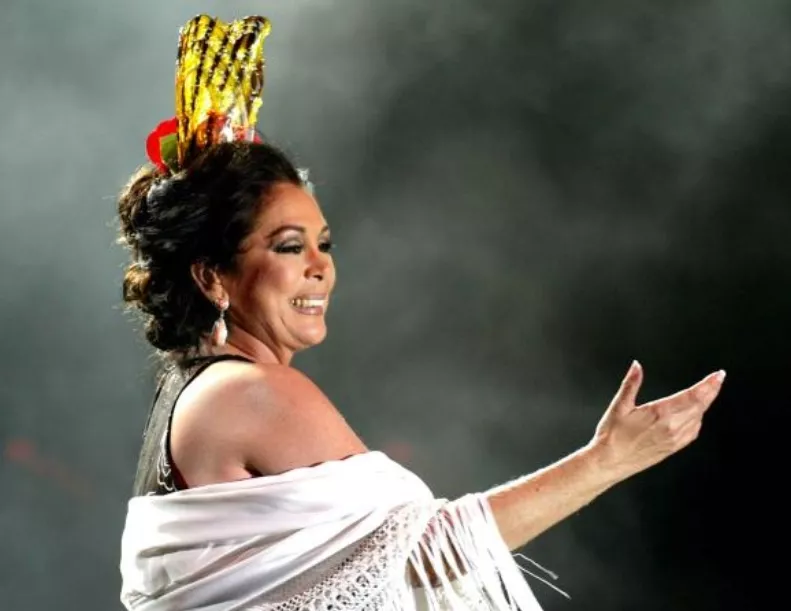 Cantante española Isabel Pantoja hará un tributo a Juan Gabriel