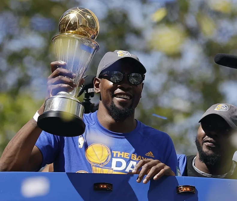 Kevin Durant no cree que los Warriors sean un ‘súper equipo’