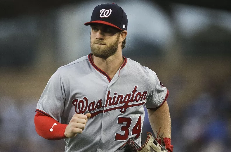 Bryce Harper sigue como líder de votos en ambas ligas